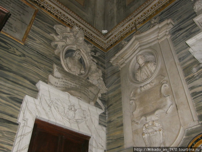 Барельефы церковных деятелей Рим, Италия