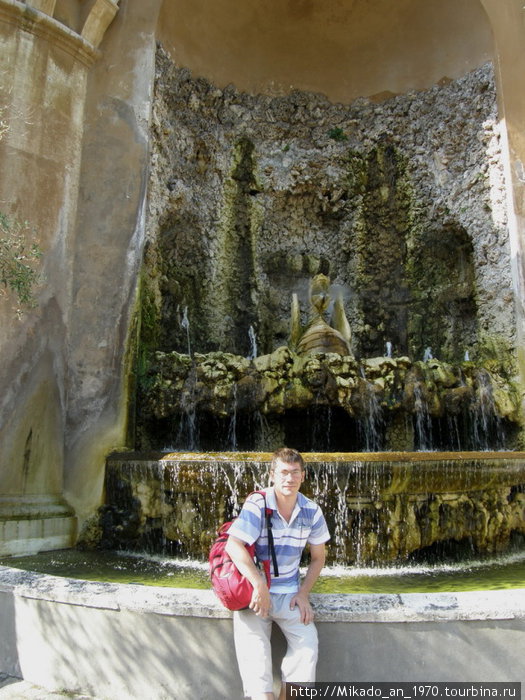 Я на фоне фонтана Рим, Италия