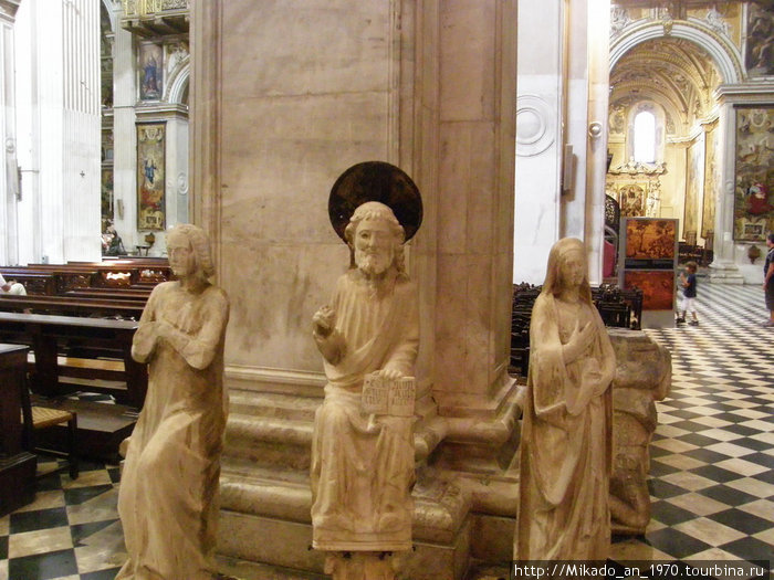 Внутри собора Бергамо, Италия
