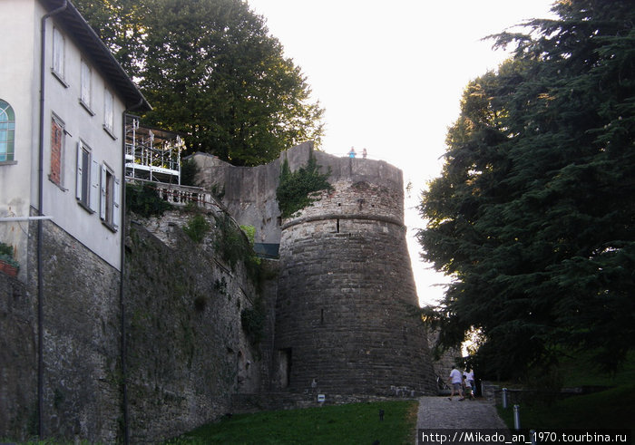 Старая башня Бергамо, Италия