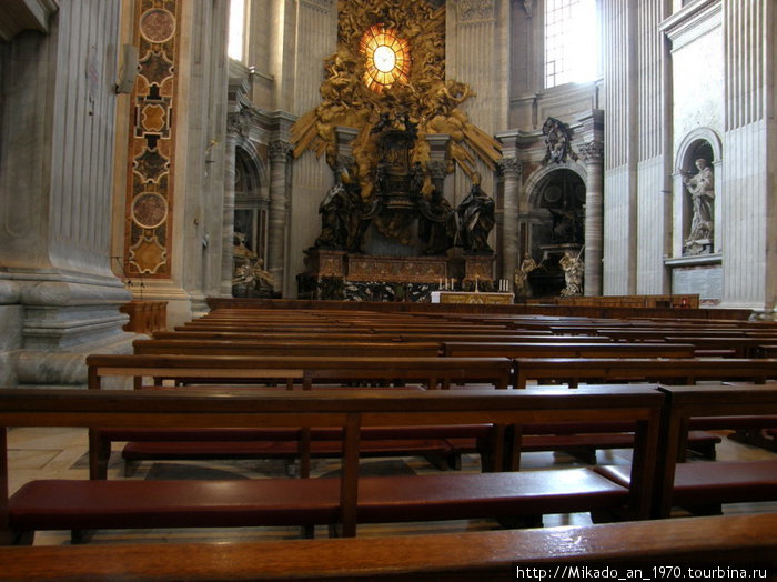 Ряд скамеек в Соборе Рим, Италия