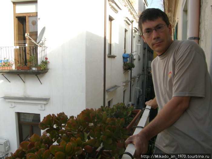 На балкончика в Неаполе слушая ОКЕАН ЭЛЬЗЫ Помпеи, Италия