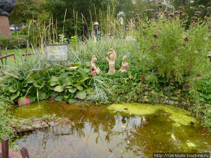 Купальщицы и пруд Москва, Россия