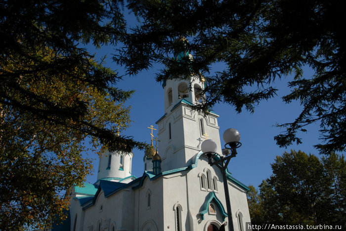 Православный и католический храмы Южно-Сахалинск, Россия