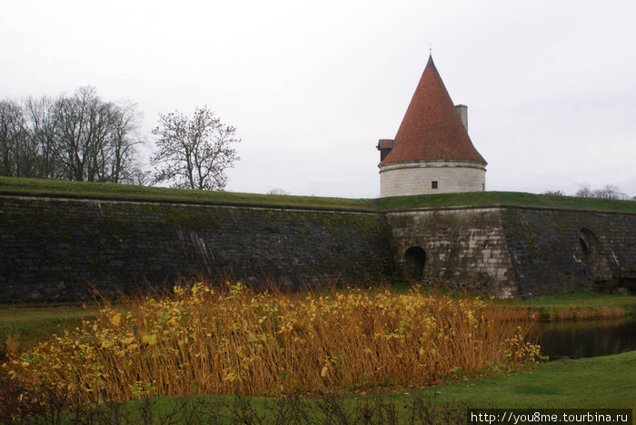 башня епископского замка Курессааре, остров Сааремаа, Эстония