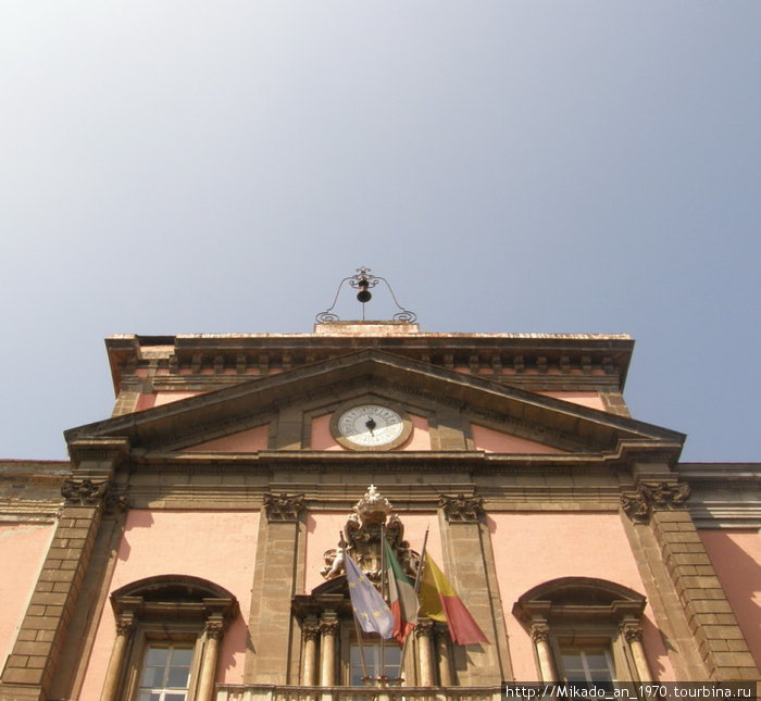 Административное здание Неаполь, Италия