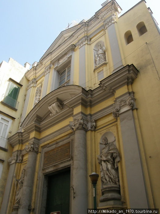 Церковь Де-Матри Неаполь, Италия