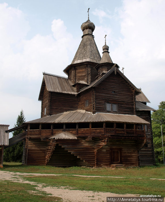 Церковь 16 века Новгородская область, Россия