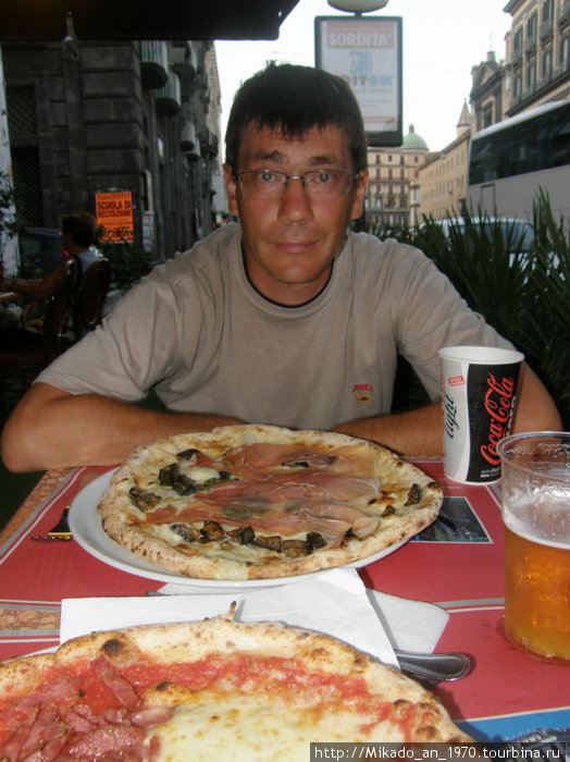 Неаполитанская пицца — это НЕЧТО !!! Неаполь, Италия