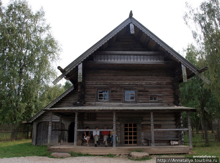 Изба 19 века Новгородская область, Россия