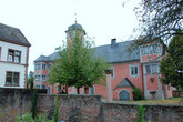 ФРГ,Земля Баден-Вюртемберг,Ладенбург.За стеной бывший епископский дворец.