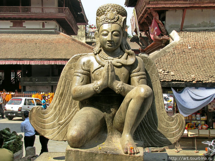 Улица. Молитва в камне. Катманду, Непал