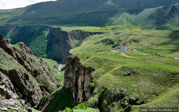 Долина перед поляной. Кабардино-Балкария, Россия