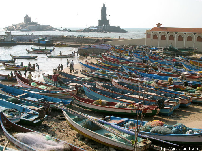 Канниякумари. Рыбный рыночек, отсюда же отходят кораблики на острова. Штат Тамилнад, Индия