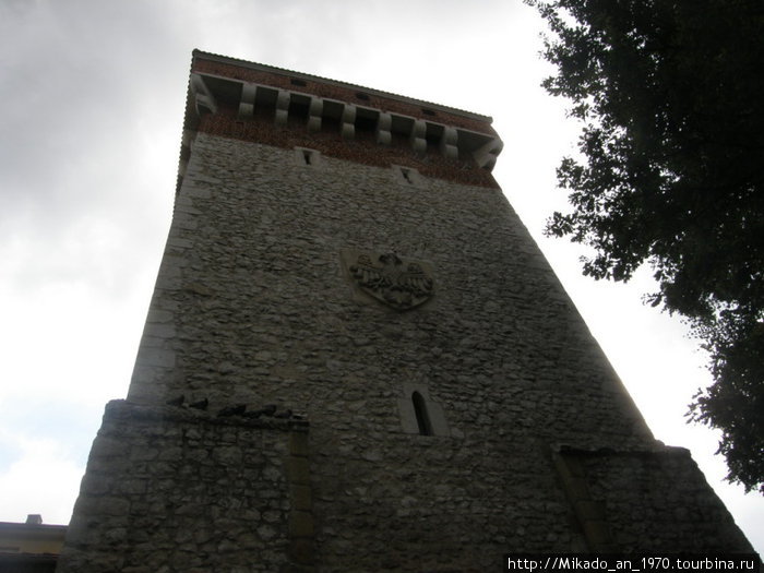 Старая башня с гербом Краков, Польша