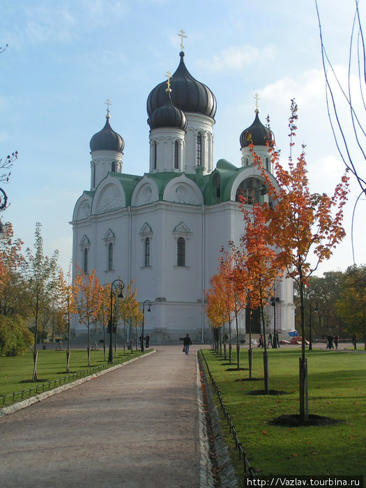 Храм на площади Пушкин, Россия