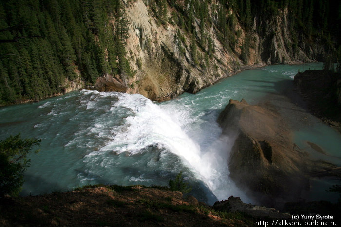 Водопад Wapta falls.