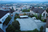 Что может быть на главной и единственной площади Люблянского замка — конечно, ресторан