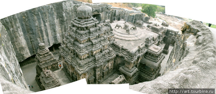 Жемчужина Эллоры — храм Кайласнатха.Этот храм просто вырублен целиком из скалы. Эллора, Индия