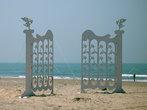Ворота в рай на пляже Арамболя.
