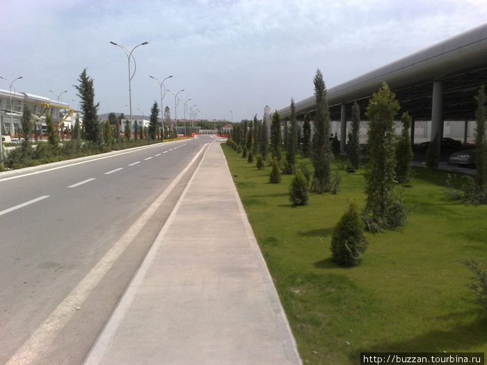 дорога к аэропорту Туркменбашы, Туркмения