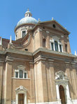 Здание базилики