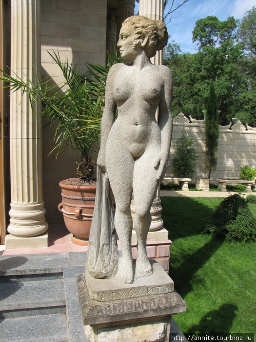 Павильон Античности, статуя Афродиты. Кабардинка, Россия