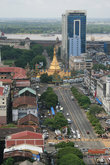 Столица Мьянмы  — город не старый. В  Янгоне, что значит «конец вражде», живут  более чем четыре миллиона человек  — бамарцы,  индийцы, китайцы и еще представители десятков самых разных народностей.