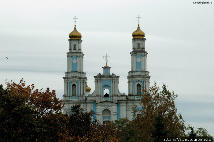 Собор Рождества Богородицы, Глубокое, Беларусь
Бывший кармелитский костел Успения Богородицы, построен в 1639 — 1654 гг. и перестроенный к 1735 г. (архитектор И. К. Глаубиц). Глубокое, Беларусь