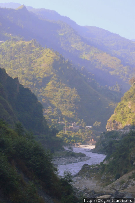 Вдоль реки к мосту Зона Гандаки, Непал