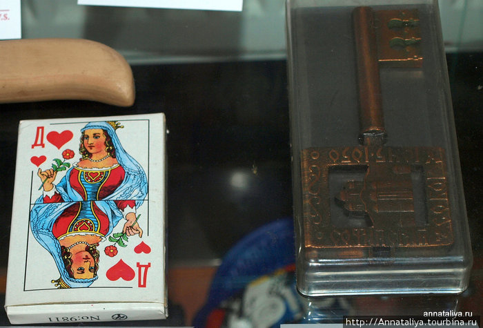 Колода карт и сувенирный ключ от Софийского собора Великий Новгород, Россия