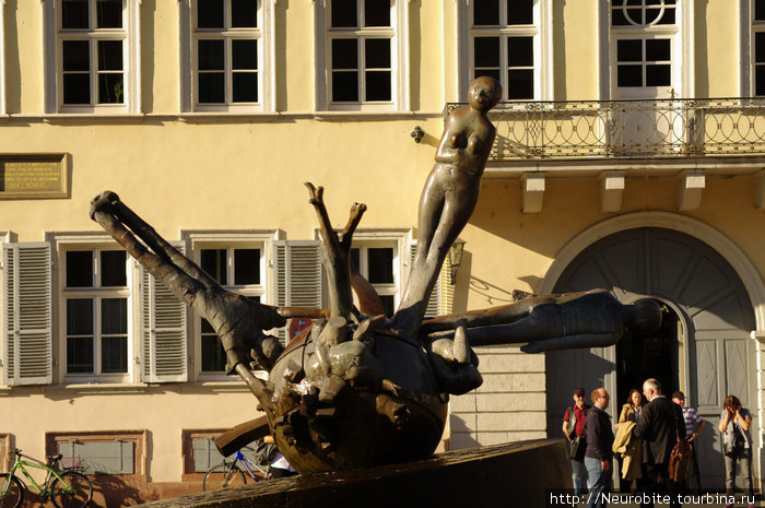 Памятник на площади Карла Гейдельберг, Германия