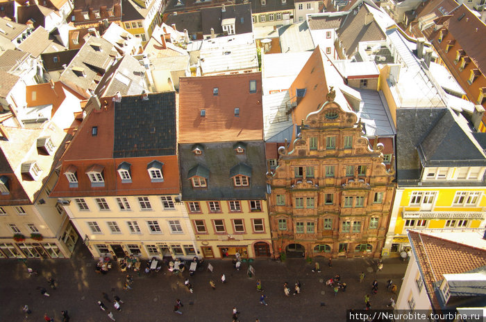 Вид на Хауптштрассе с крыши церкви Святого Духа Гейдельберг, Германия