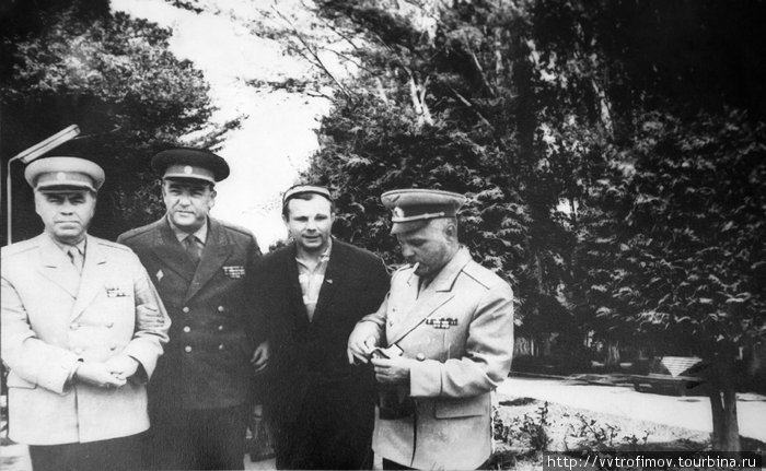 Военный санаторий Тамга.  Гагарин в санатории. Фото из музея. Тамга, Киргизия