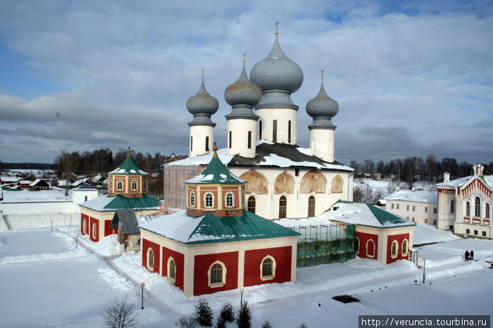 Успенская церковь Тихвинского монастыря. Россия