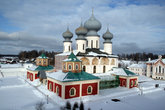 Успенская церковь Тихвинского монастыря.