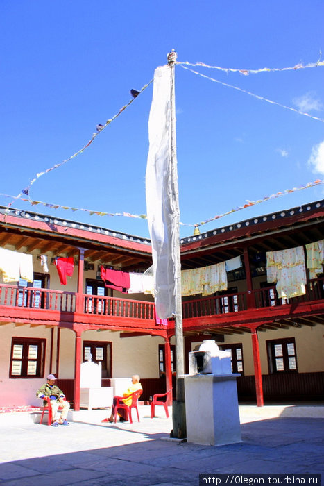 Медитационный центр в Марфе, Мустанг Марфа, Непал