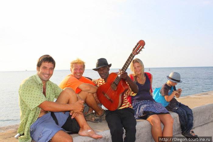 На Малеконе под кубинскую музыку Гавана, Куба