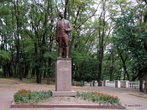 Памятник Н. Островскому в парке. В этих краях он воевал в годы гражданской войны.