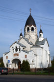 Церковь Святителя Алексия Митрополита Московского на Гатчинском шоссе в Тайцах построена в честь 300-летия дома Романовых.