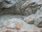 Камень Писанный туристы всегда описывают как самый красивый, самый таинственный. Своё название он получил благодаря наскальным рисункам — писанцам. Возраст самых древних рисунков свыше 5000 лет
