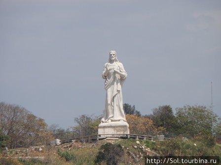 Статуя Иисуса Христа в Га