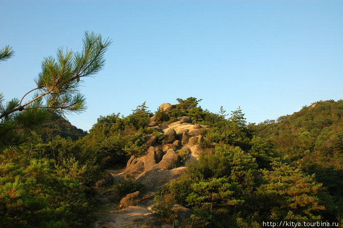Камни на вершине Касаока, Япония