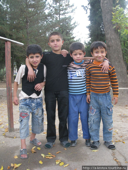 Дети Душанбе, Таджикистан