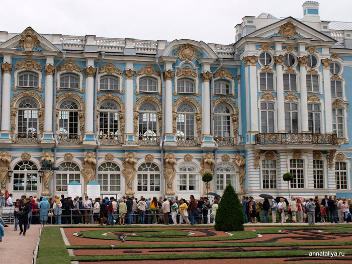 Очередь в Екатерининский дворец Пушкин, Россия
