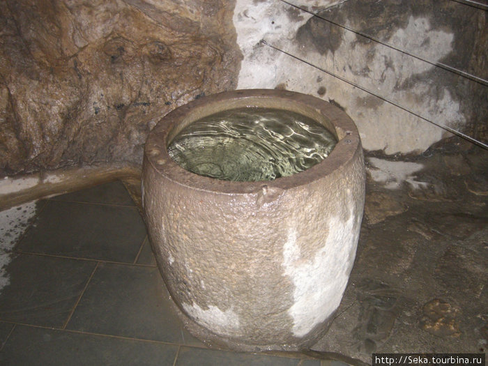 Каменная посуда для воды Предъяма, Словения