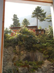 Вид из окна на буддистский монастырь поселка Монжо.
