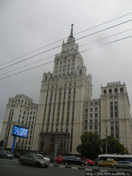 Сталинская высотка на Красных воротах. Москва, Россия