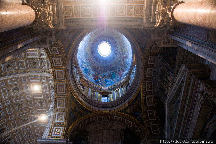 Большой купол собора проектировал Микельанджело Рим, Италия