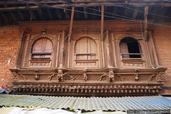 Двери и окна. Резные элементы Тансена Тансен, Непал